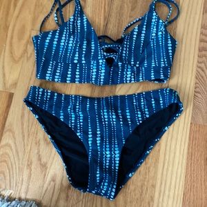 CUPSHE blue patterned swim set